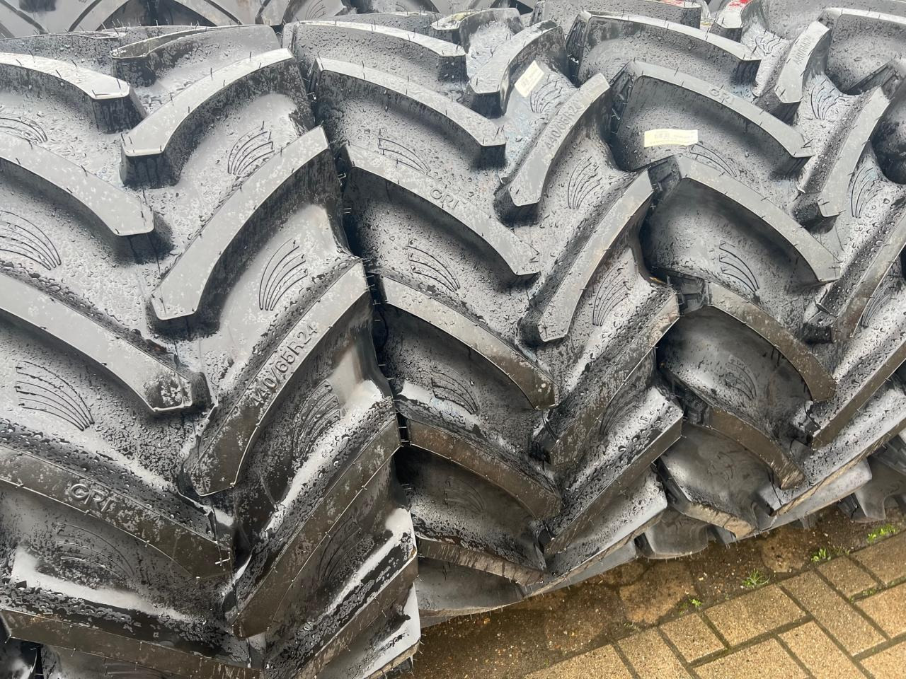 440/65R24 *GRI* - Tire: picture 1 440/65R24 *GRI* - Tire: picture 1