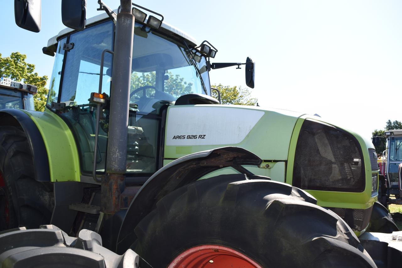 CLAAS Ares 826 RZ - Farm tractor: picture 3 CLAAS Ares 826 RZ - Farm tractor: picture 3