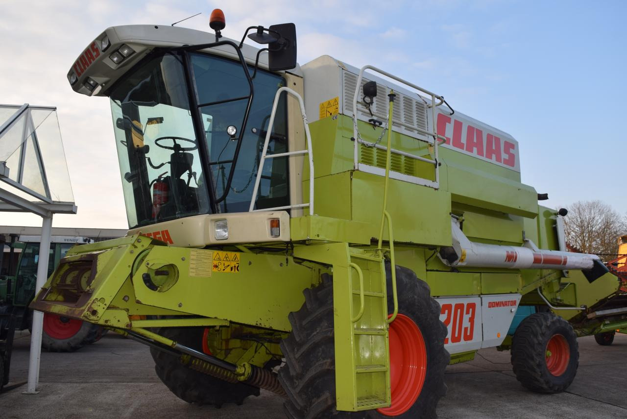 CLAAS Dominator 203 Mega - Combine harvester: picture 1 CLAAS Dominator 203 Mega - Combine harvester: picture 1
