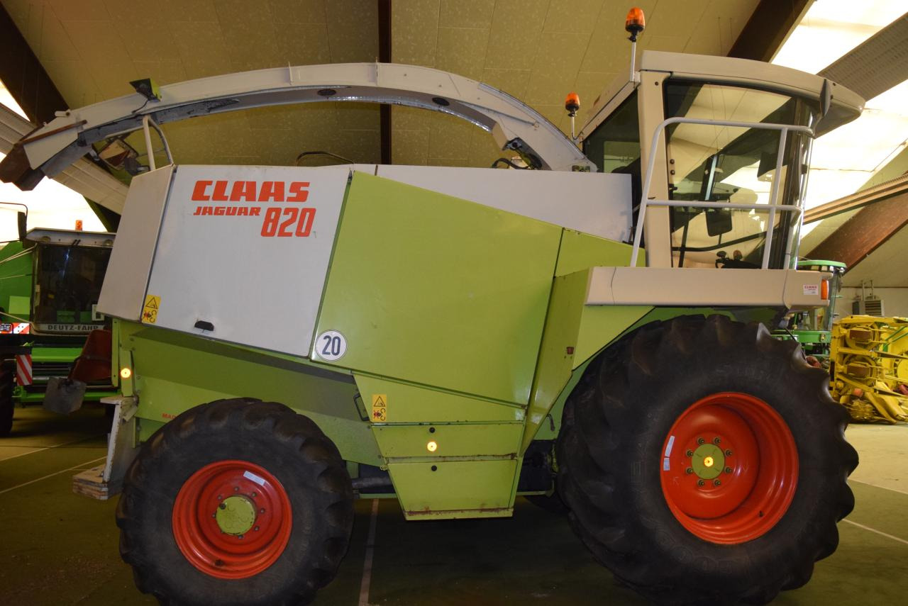 CLAAS Jaguar 820 - Forage harvester: picture 1 CLAAS Jaguar 820 - Forage harvester: picture 1