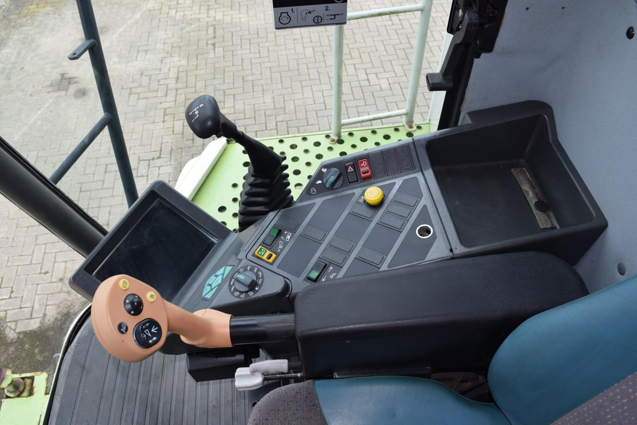 Combine harvester CLAAS Lexion 440 Evolution: picture 10