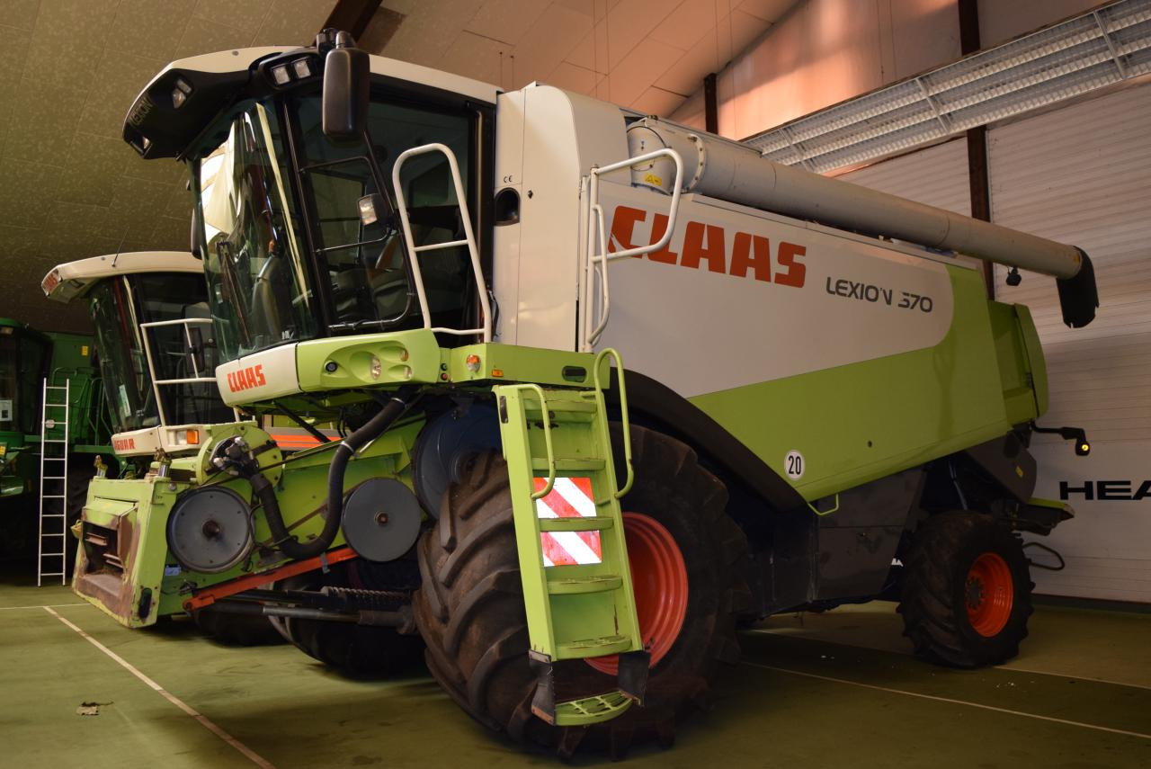 CLAAS Lexion 570 - Combine harvester: picture 1 CLAAS Lexion 570 - Combine harvester: picture 1