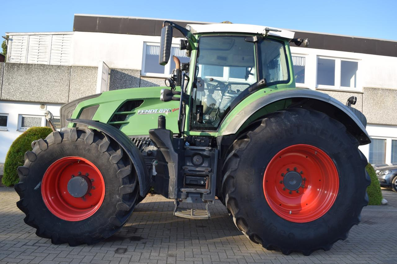 Fendt 826 Vario SCR - Farm tractor: picture 3 Fendt 826 Vario SCR - Farm tractor: picture 3