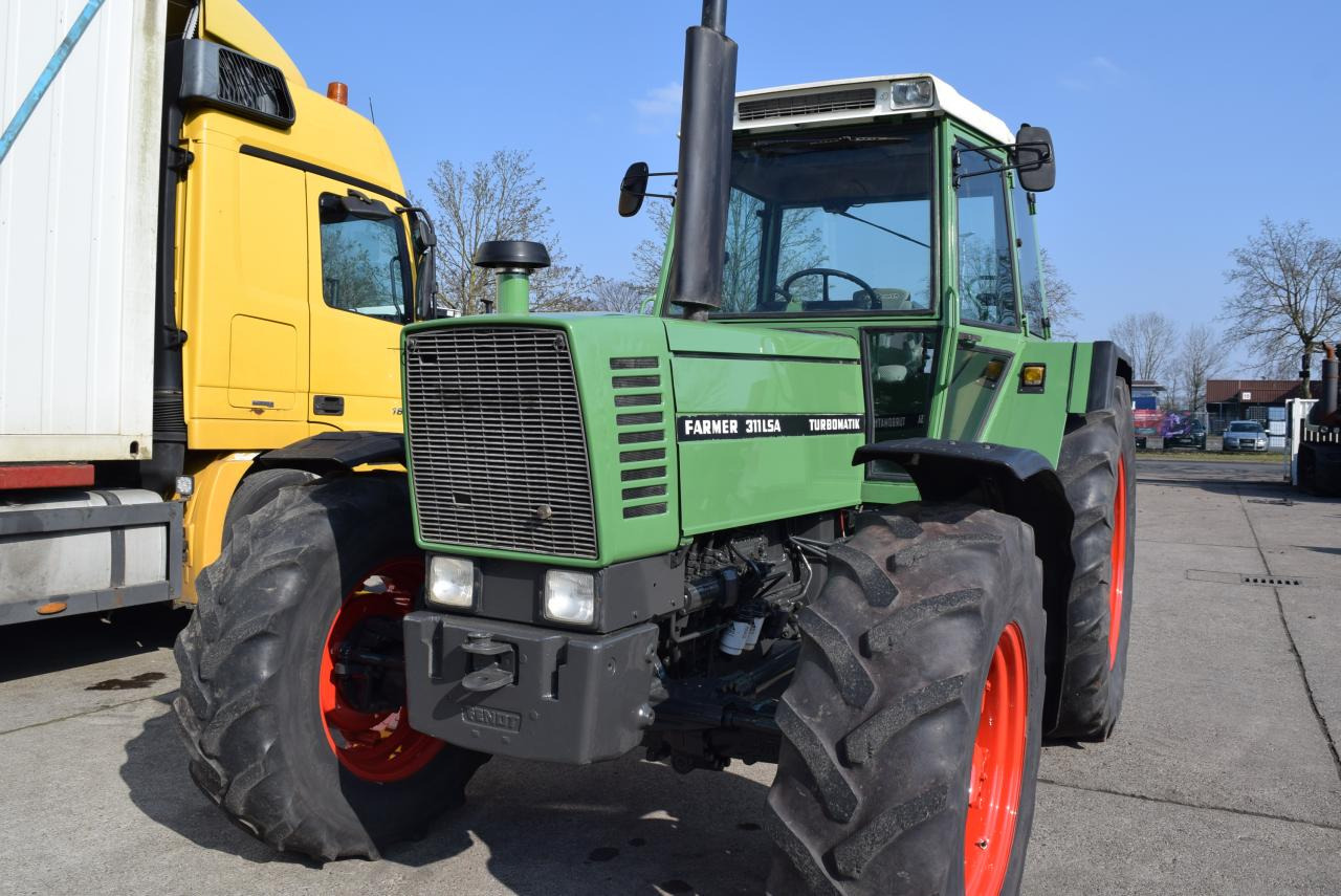 Fendt Farmer 311 LSA - Farm tractor: picture 3 Fendt Farmer 311 LSA - Farm tractor: picture 3