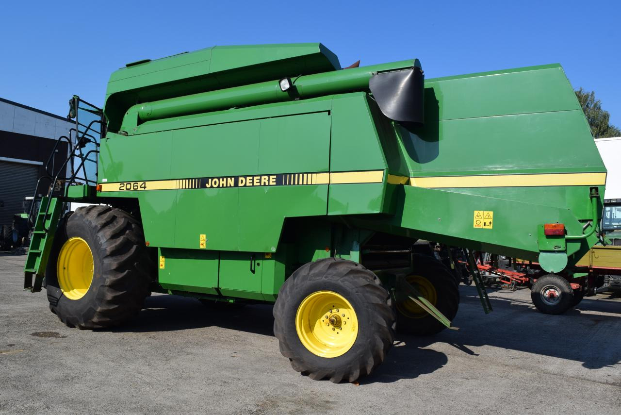 John Deere 2064 - Combine harvester: picture 3 John Deere 2064 - Combine harvester: picture 3