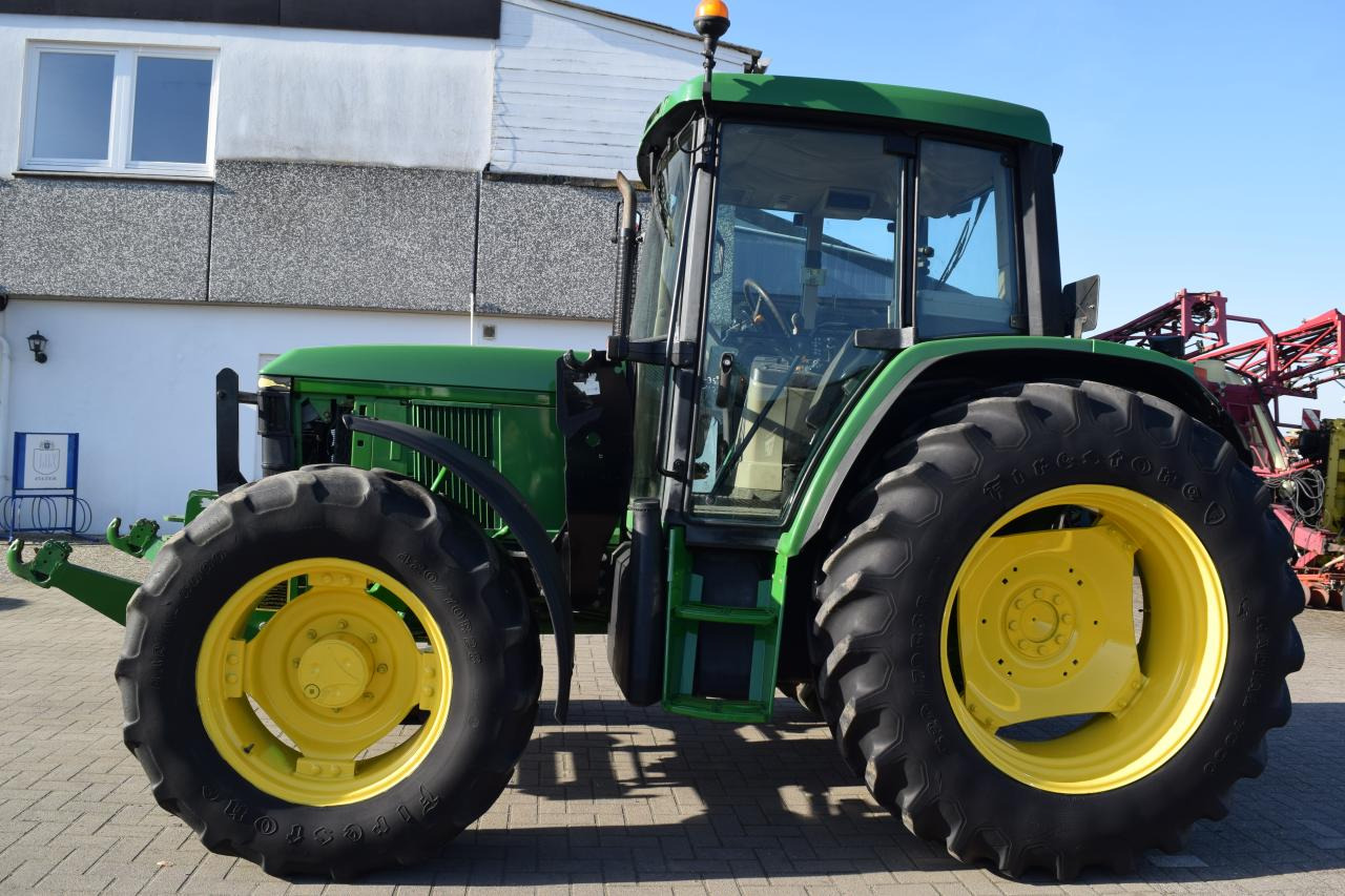 John Deere 6410 - Farm tractor: picture 1 John Deere 6410 - Farm tractor: picture 1