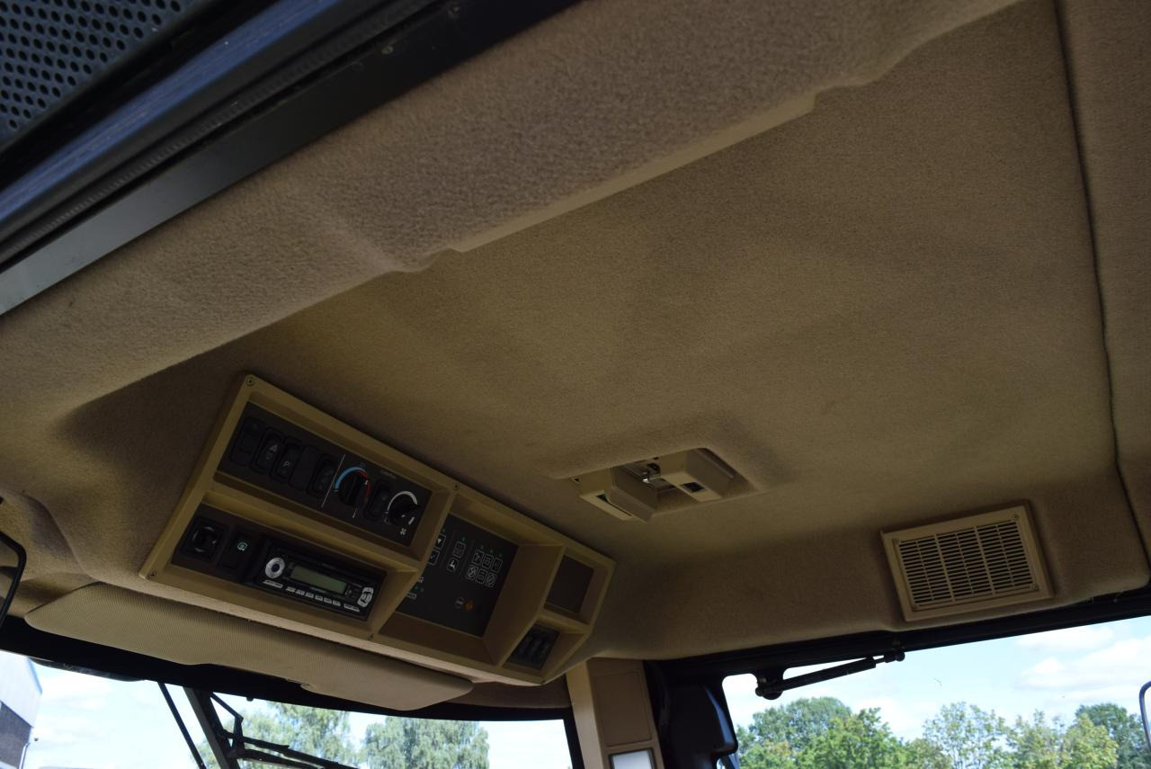 Forage harvester John Deere 7400: picture 7