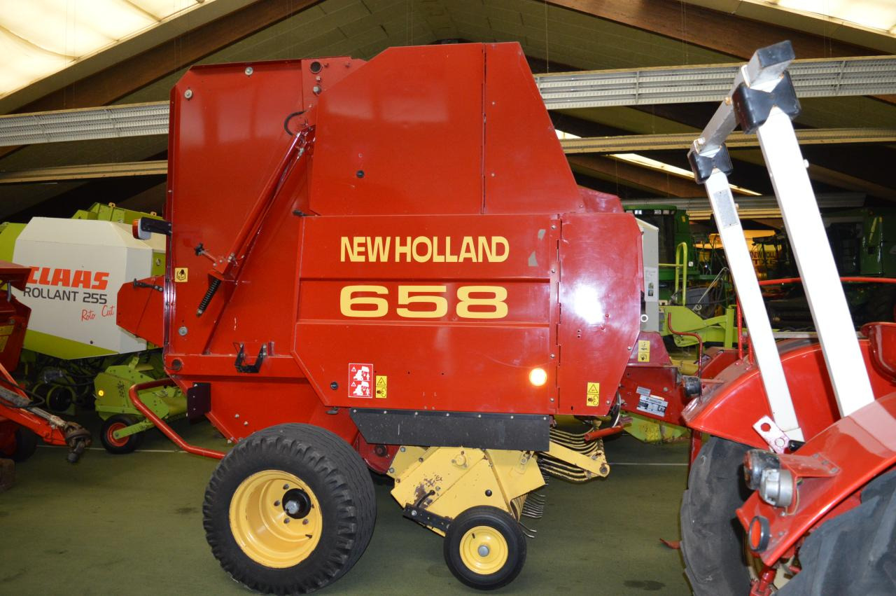 New Holland 658 - Round baler: picture 1 New Holland 658 - Round baler: picture 1