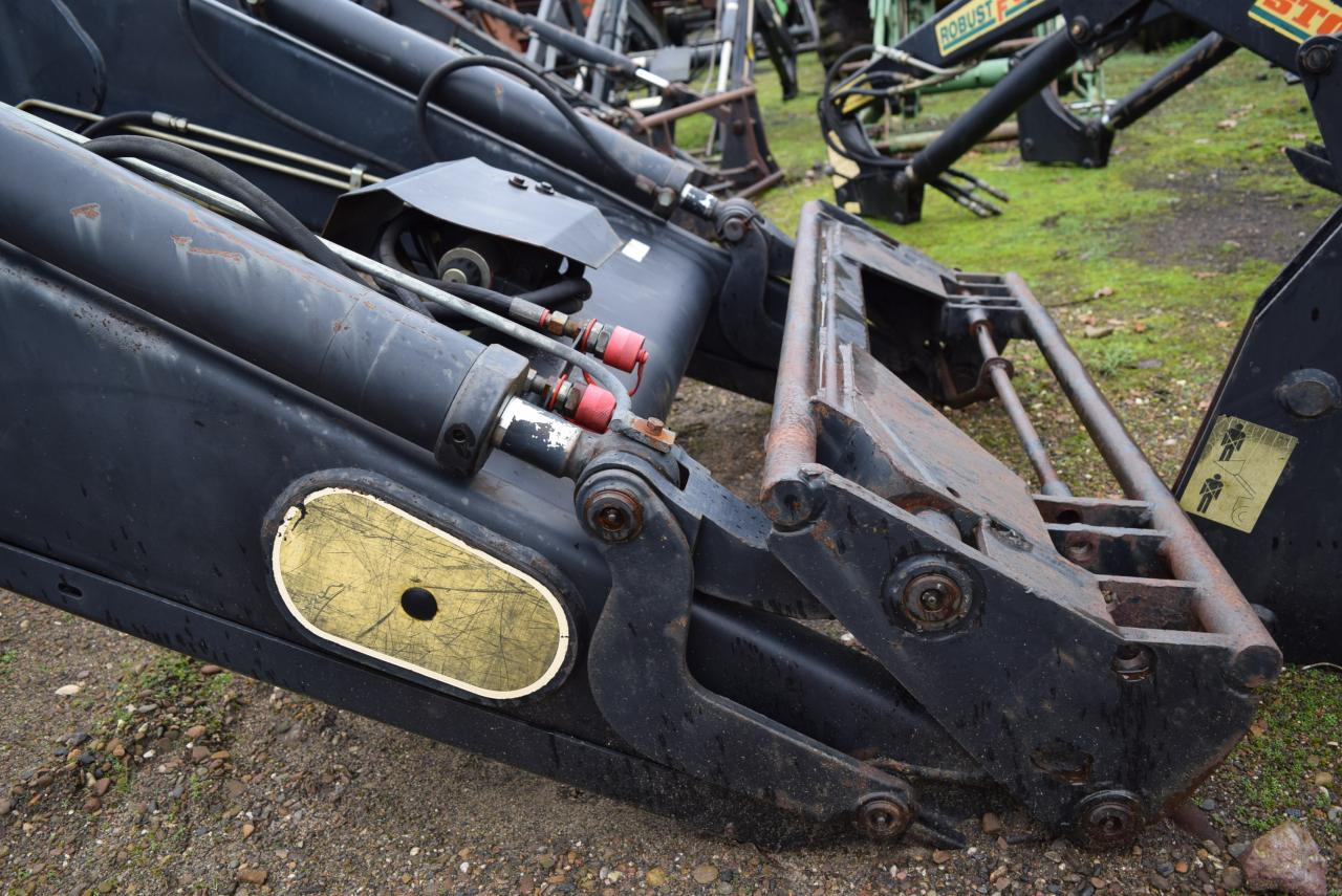 Stoll Robust F71 - Front loader for tractor: picture 3 Stoll Robust F71 - Front loader for tractor: picture 3