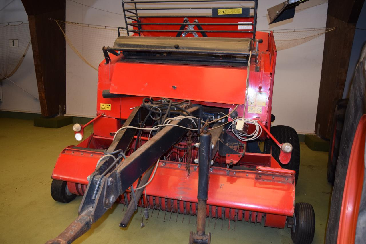 Unia DF 120.1.8 - Round baler: picture 3 Unia DF 120.1.8 - Round baler: picture 3