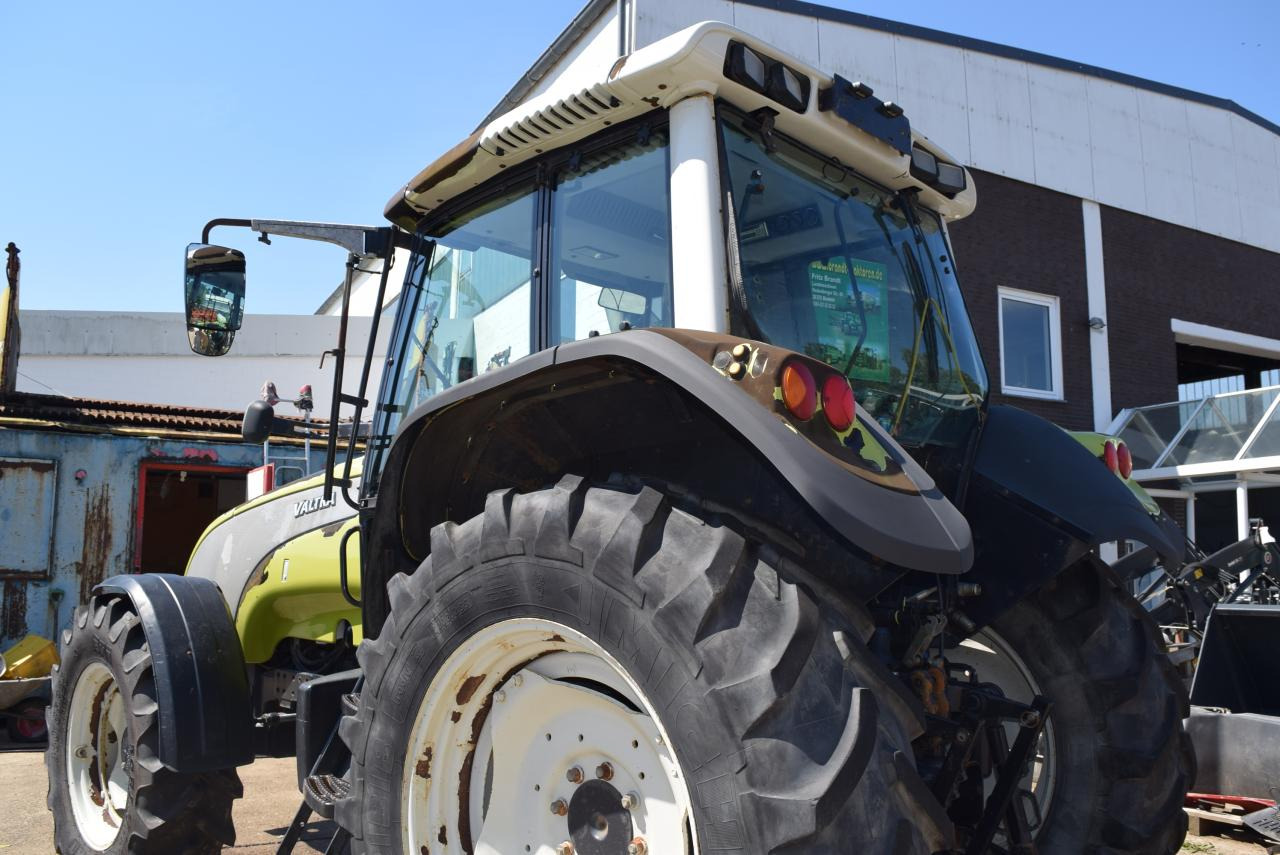 Valtra T120 - Farm tractor: picture 5 Valtra T120 - Farm tractor: picture 5
