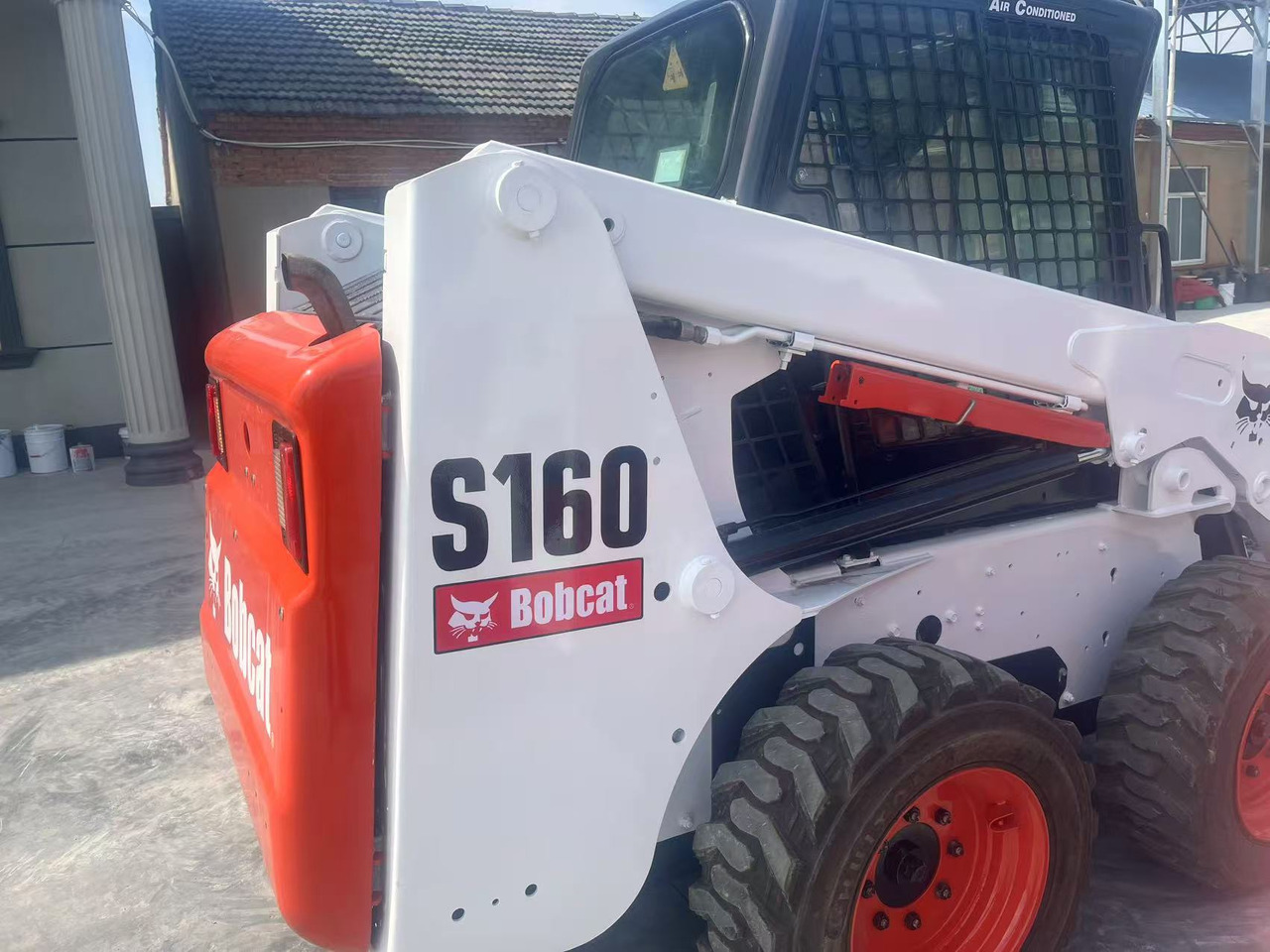 Skid steer loader Bobcat S160: picture 8 Skid steer loader Bobcat S160: picture 8