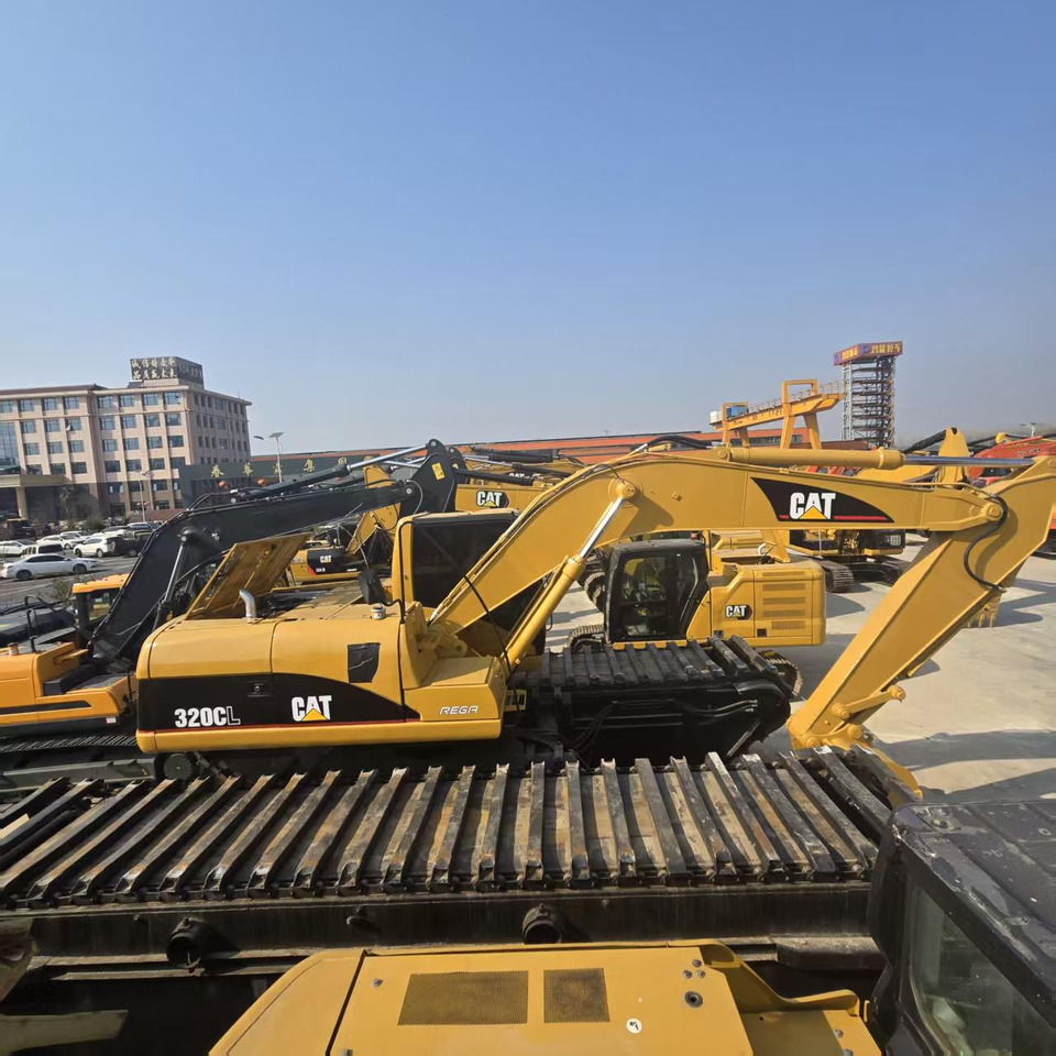 CATERPILLAR 320C - Amphibious excavator: picture 4 CATERPILLAR 320C - Amphibious excavator: picture 4