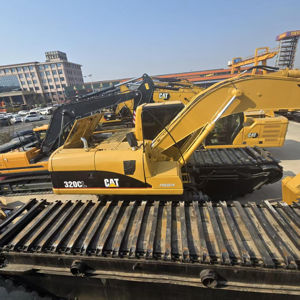 CATERPILLAR 320C boat excavator on lease CATERPILLAR 320C boat excavator: picture 14
