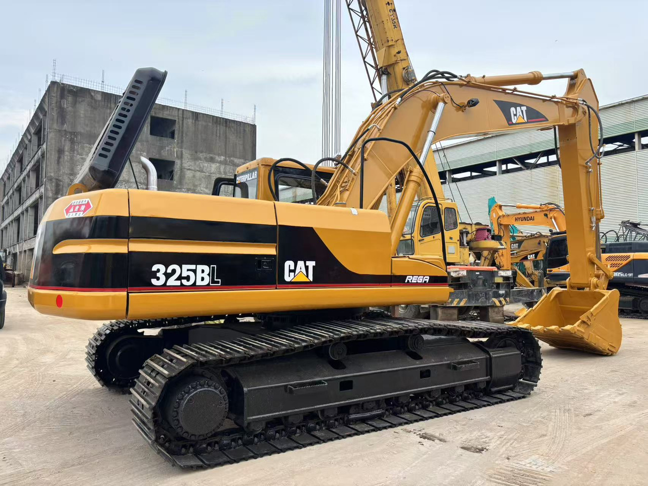 CATERPILLAR 325B - Crawler excavator: picture 2 CATERPILLAR 325B - Crawler excavator: picture 2