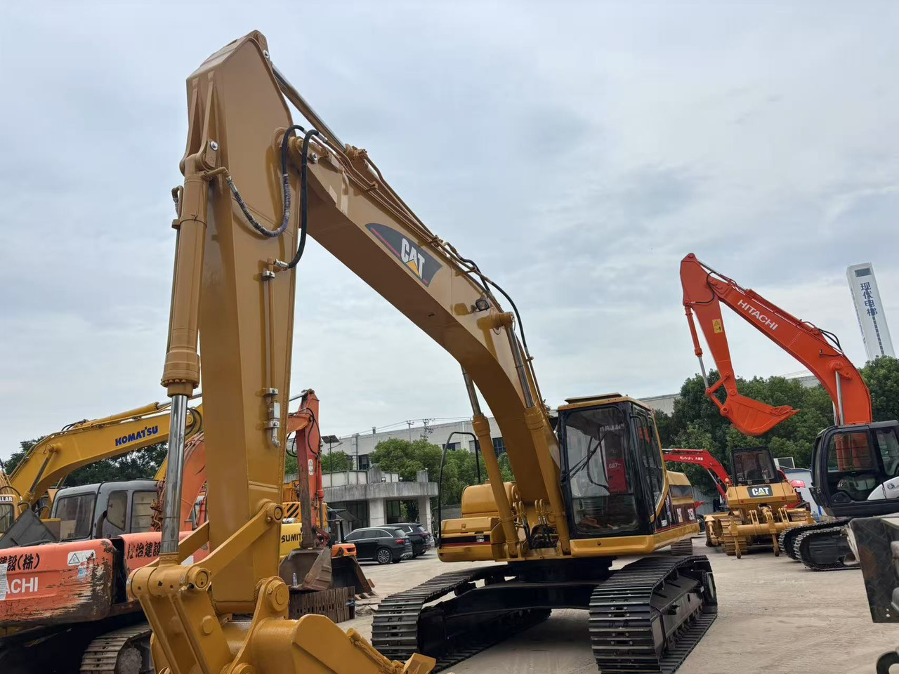 Crawler excavator CATERPILLAR 325B: picture 7