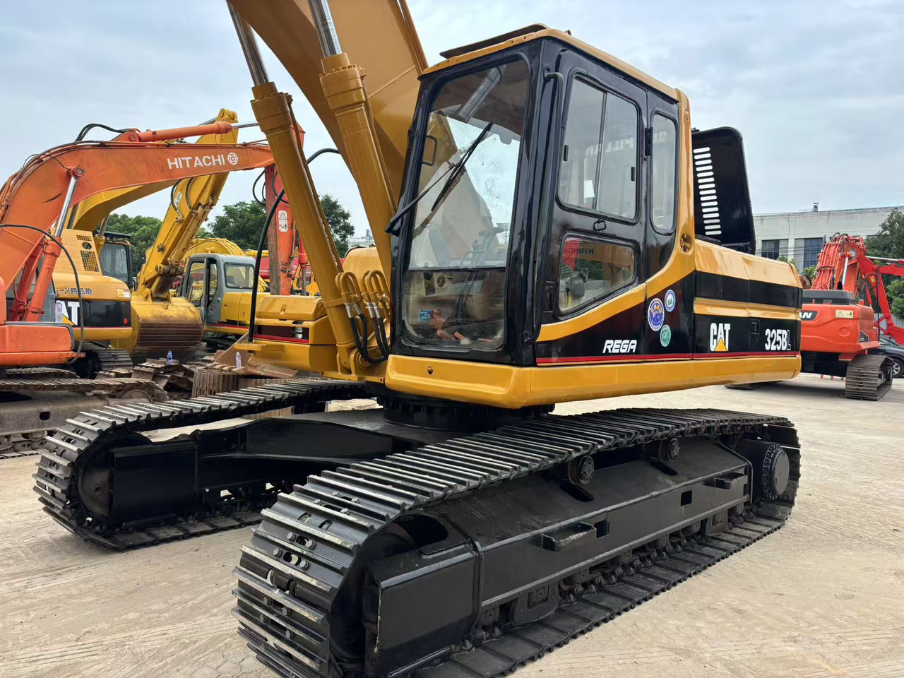 CATERPILLAR 325B - Crawler excavator: picture 4 CATERPILLAR 325B - Crawler excavator: picture 4