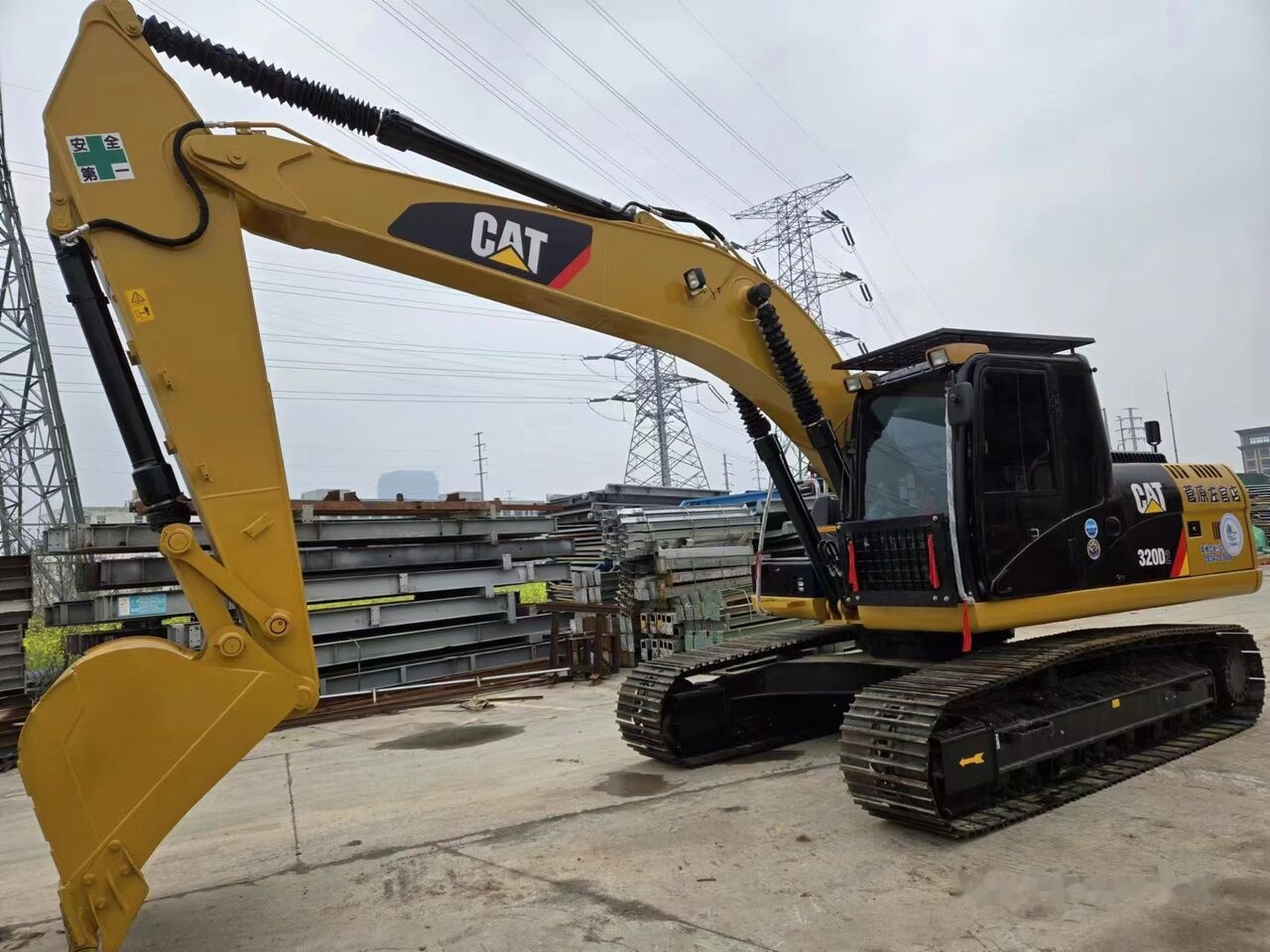 Crawler excavator Caterpillar 320D2: picture 8