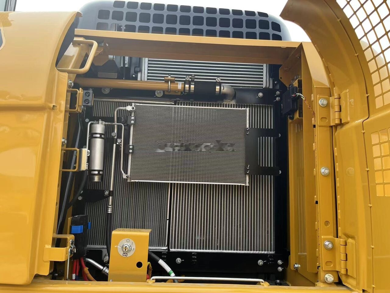 New Crawler excavator Caterpillar 320GX: picture 7