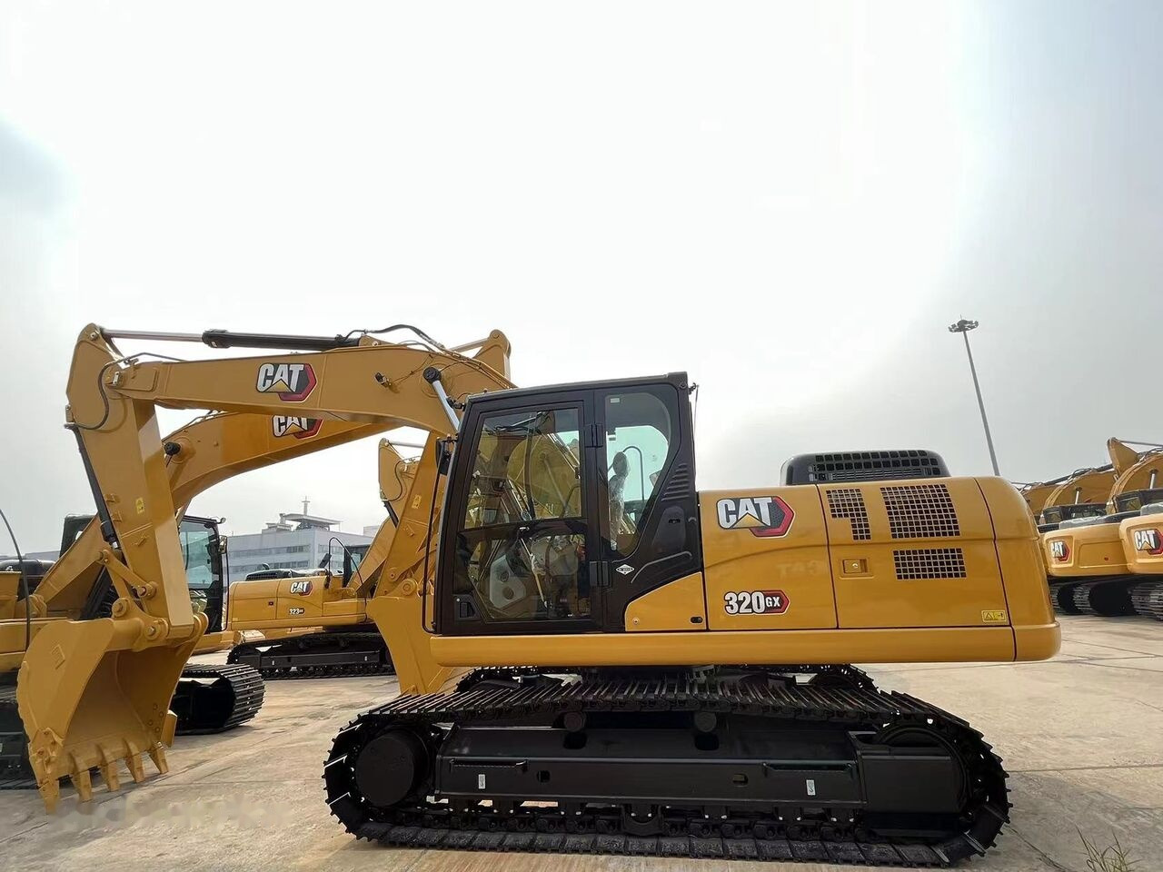 New Crawler excavator Caterpillar 320GX: picture 12