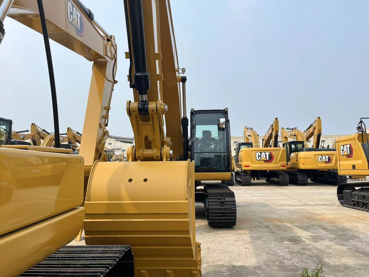 New Crawler excavator Caterpillar 320GX: picture 10