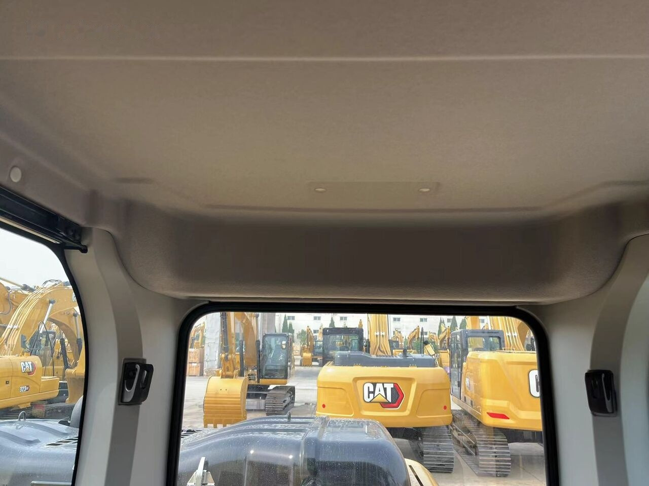 New Crawler excavator Caterpillar 320GX: picture 8