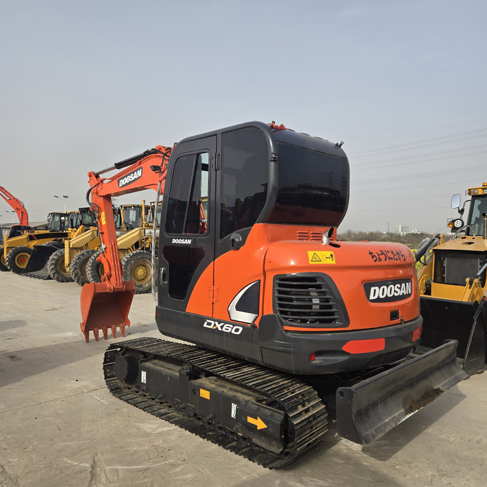 Doosan DX60 - Crawler excavator: picture 3 Doosan DX60 - Crawler excavator: picture 3