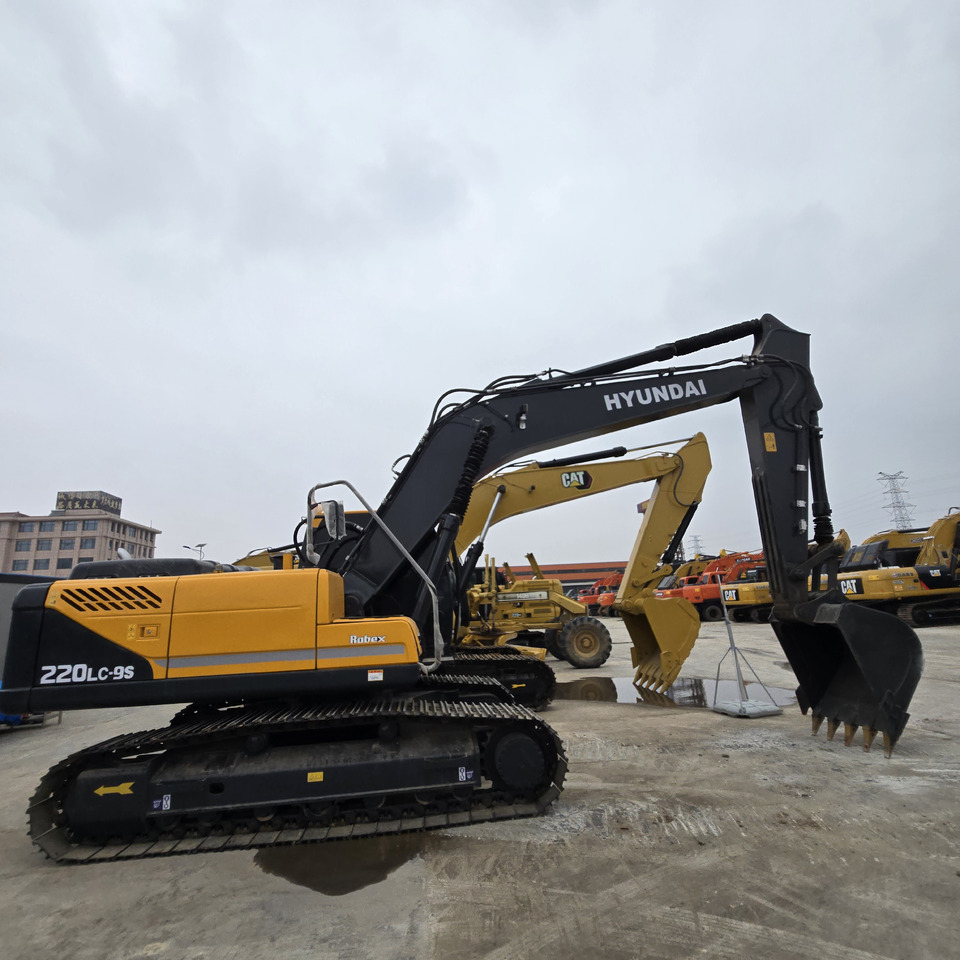 HYUNDAI R220LC-9S - Crawler excavator: picture 1 HYUNDAI R220LC-9S - Crawler excavator: picture 1