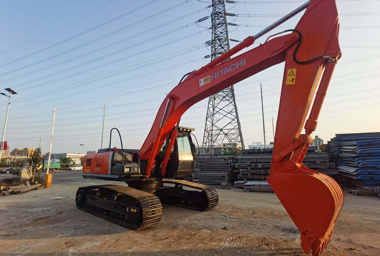 Hitachi ZX240 - Crawler excavator: picture 3 Hitachi ZX240 - Crawler excavator: picture 3