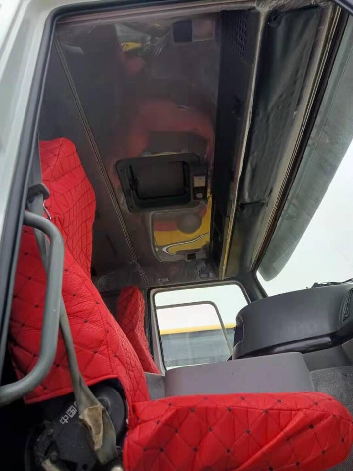 Dropside/ Flatbed truck Howo ZZ3257N3647D1: picture 7