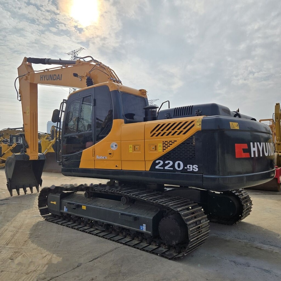 Hyundai R220 - Crawler excavator: picture 5 Hyundai R220 - Crawler excavator: picture 5
