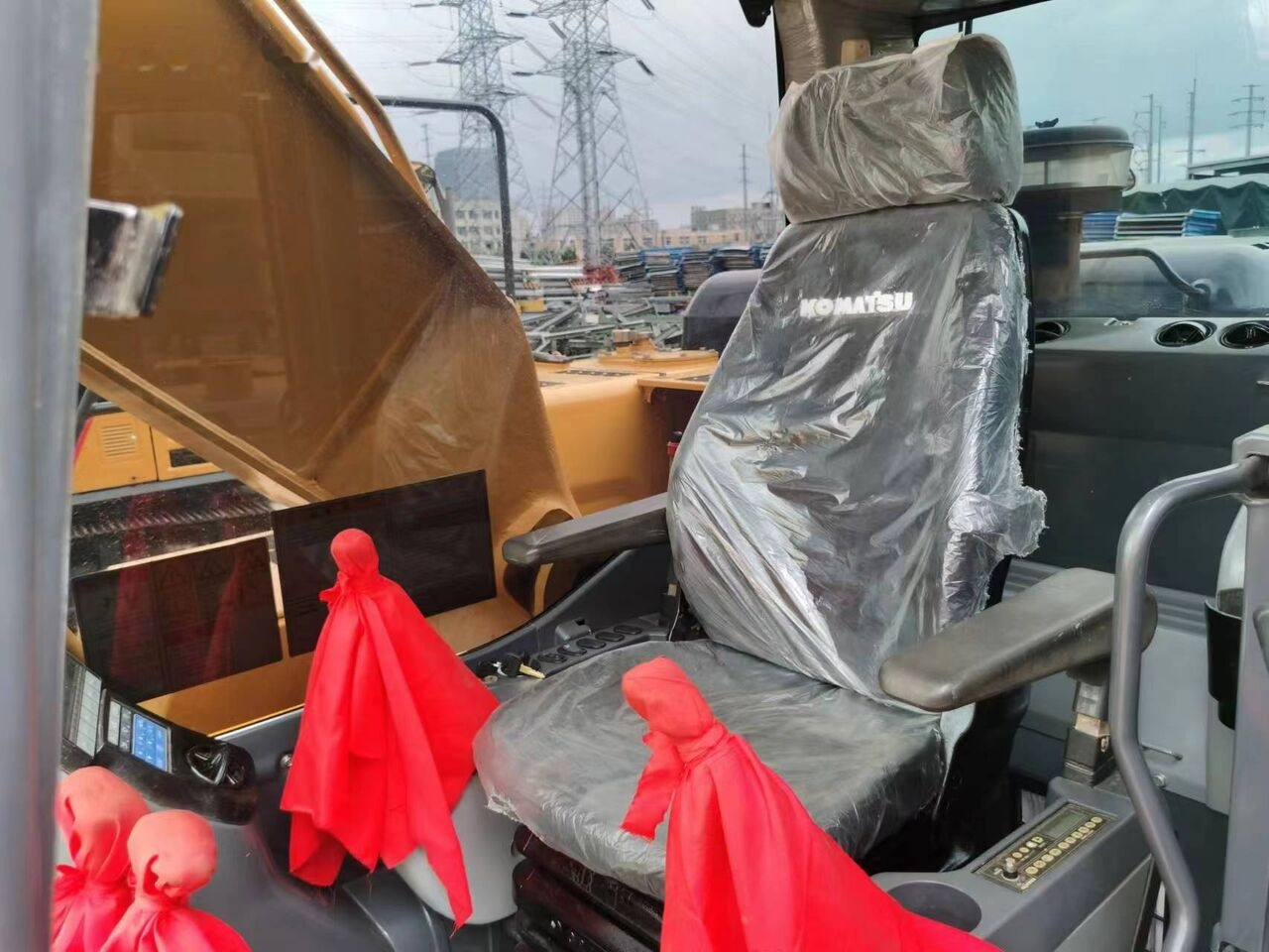 Crawler excavator Komatsu PC200-8: picture 11