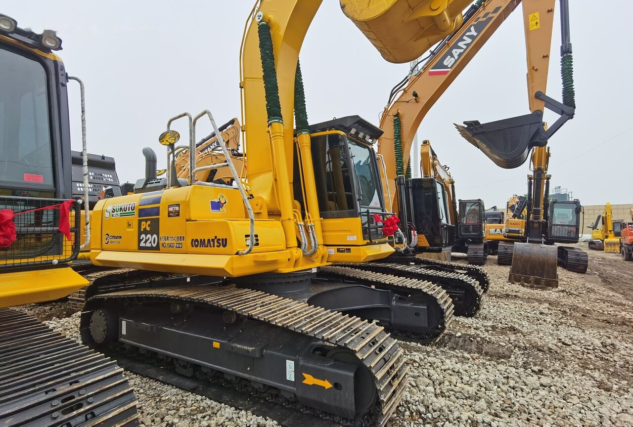 Komatsu PC220-8 - Crawler excavator: picture 1 Komatsu PC220-8 - Crawler excavator: picture 1