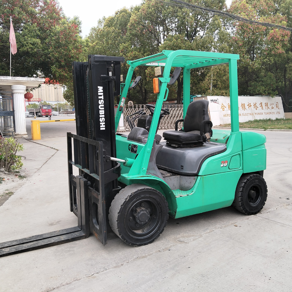 Mitsubishi FD30 - Diesel forklift: picture 3 Mitsubishi FD30 - Diesel forklift: picture 3