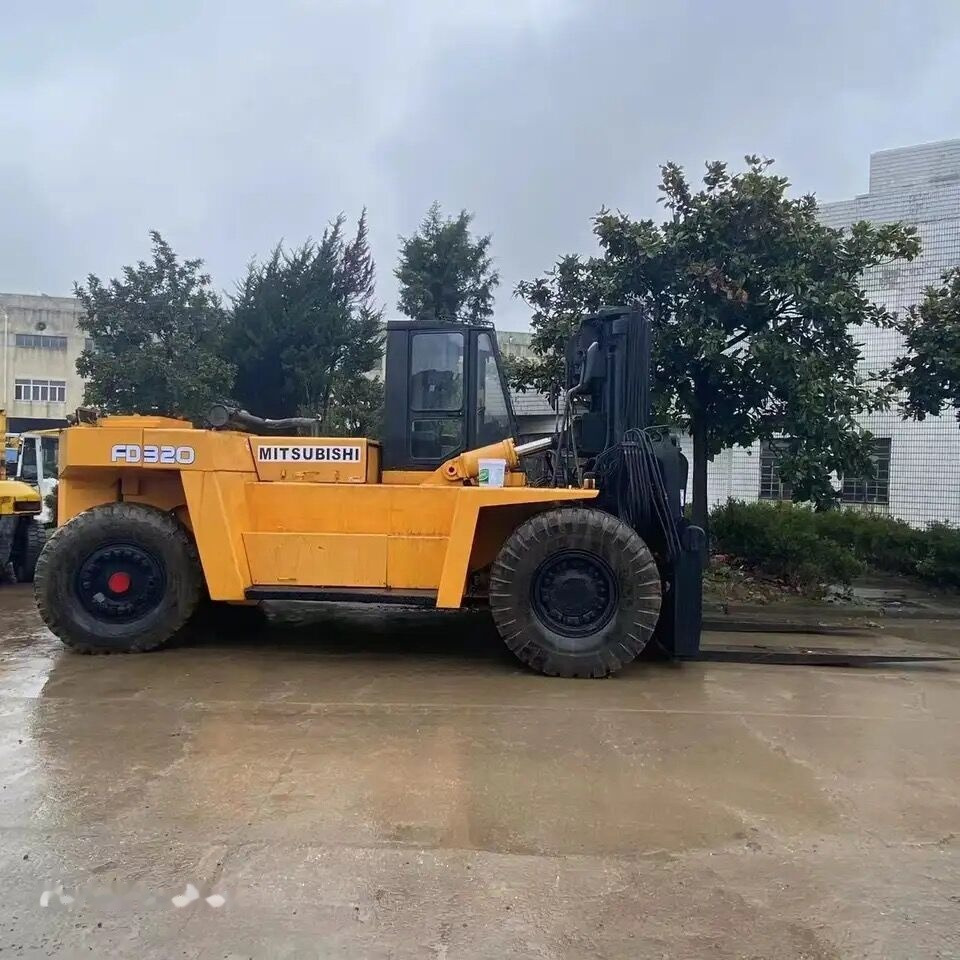 Mitsubishi FD320 - Diesel forklift: picture 3 Mitsubishi FD320 - Diesel forklift: picture 3