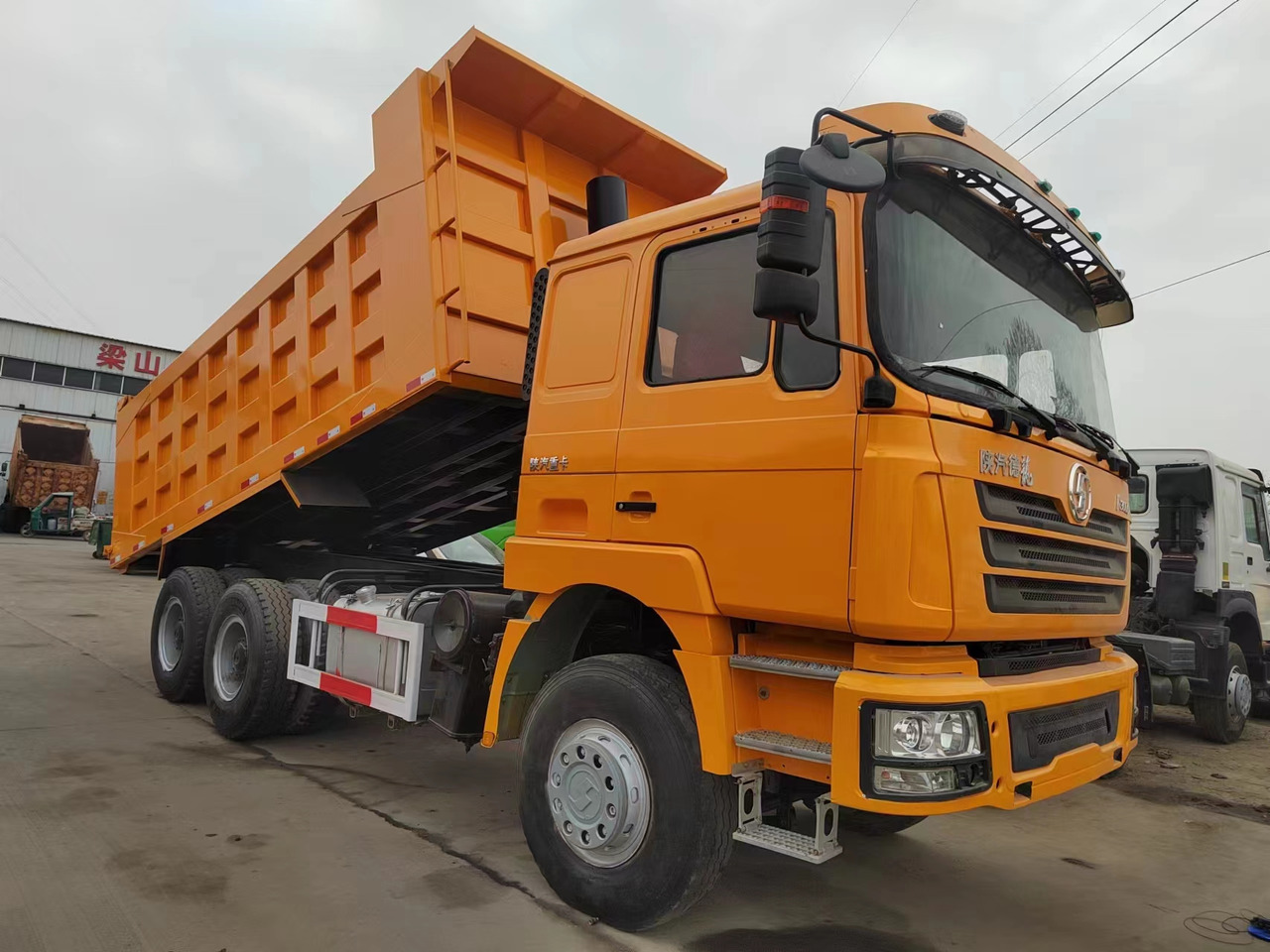 Tipper SHACMAN F3000: picture 9