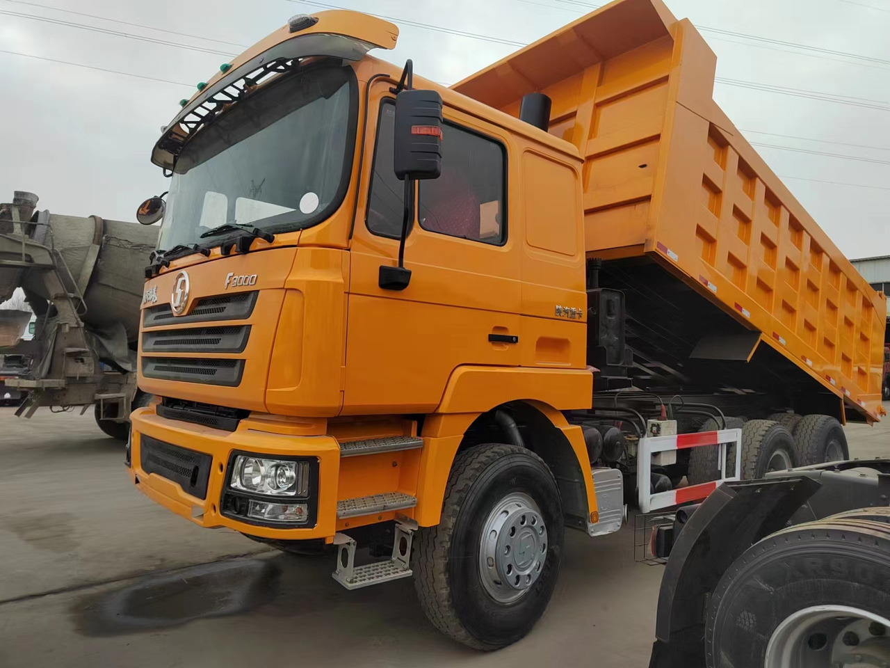 Tipper SHACMAN F3000: picture 6