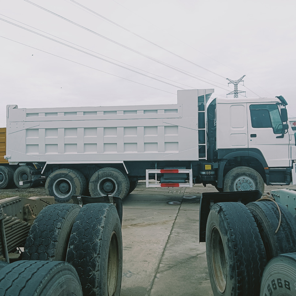 SINOTRUK HOWO - Tipper: picture 5 SINOTRUK HOWO - Tipper: picture 5