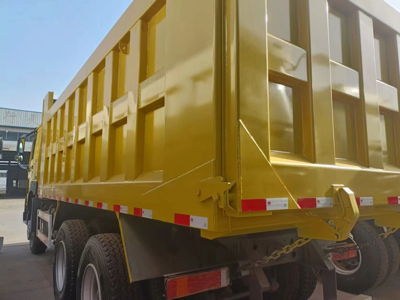 Tipper Sinotruk Howo 375: picture 6