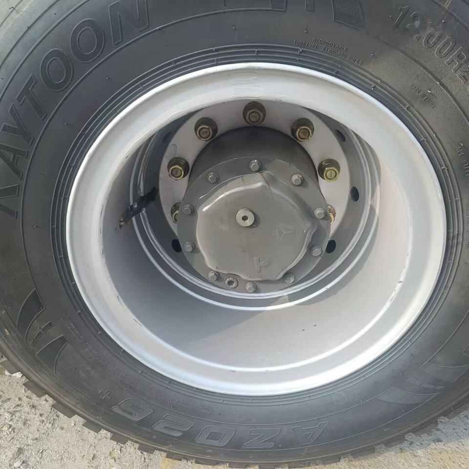 Tipper Sinotruk Howo 6*4: picture 9