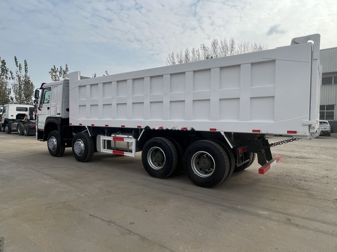 Sinotruk Howo 8*4 - Tipper: picture 1 Sinotruk Howo 8*4 - Tipper: picture 1