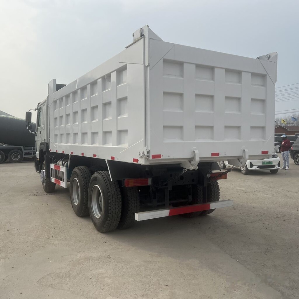 Sinotruk Howo  - Tipper: picture 2 Sinotruk Howo  - Tipper: picture 2