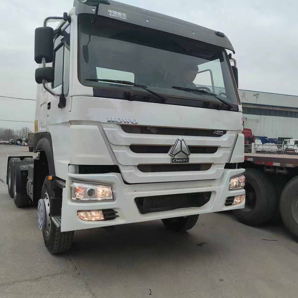 Tractor unit SINOTRUK HOWO trailer head: picture 9