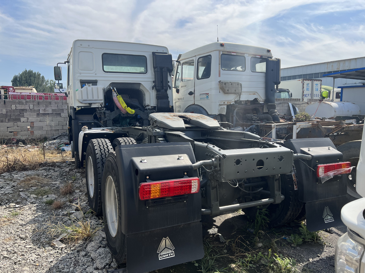 SINOTRUK HOWO trailer head - Tractor unit: picture 5 SINOTRUK HOWO trailer head - Tractor unit: picture 5