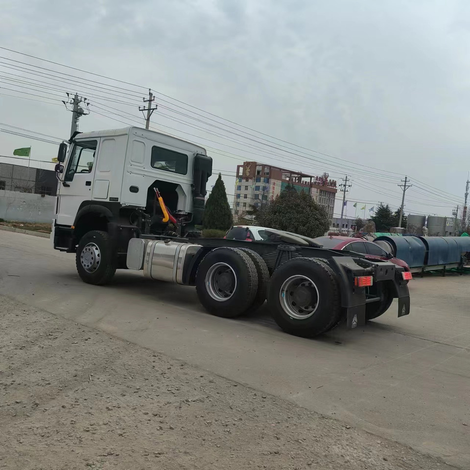 Tractor unit SINOTRUK HOWO trailer head: picture 6