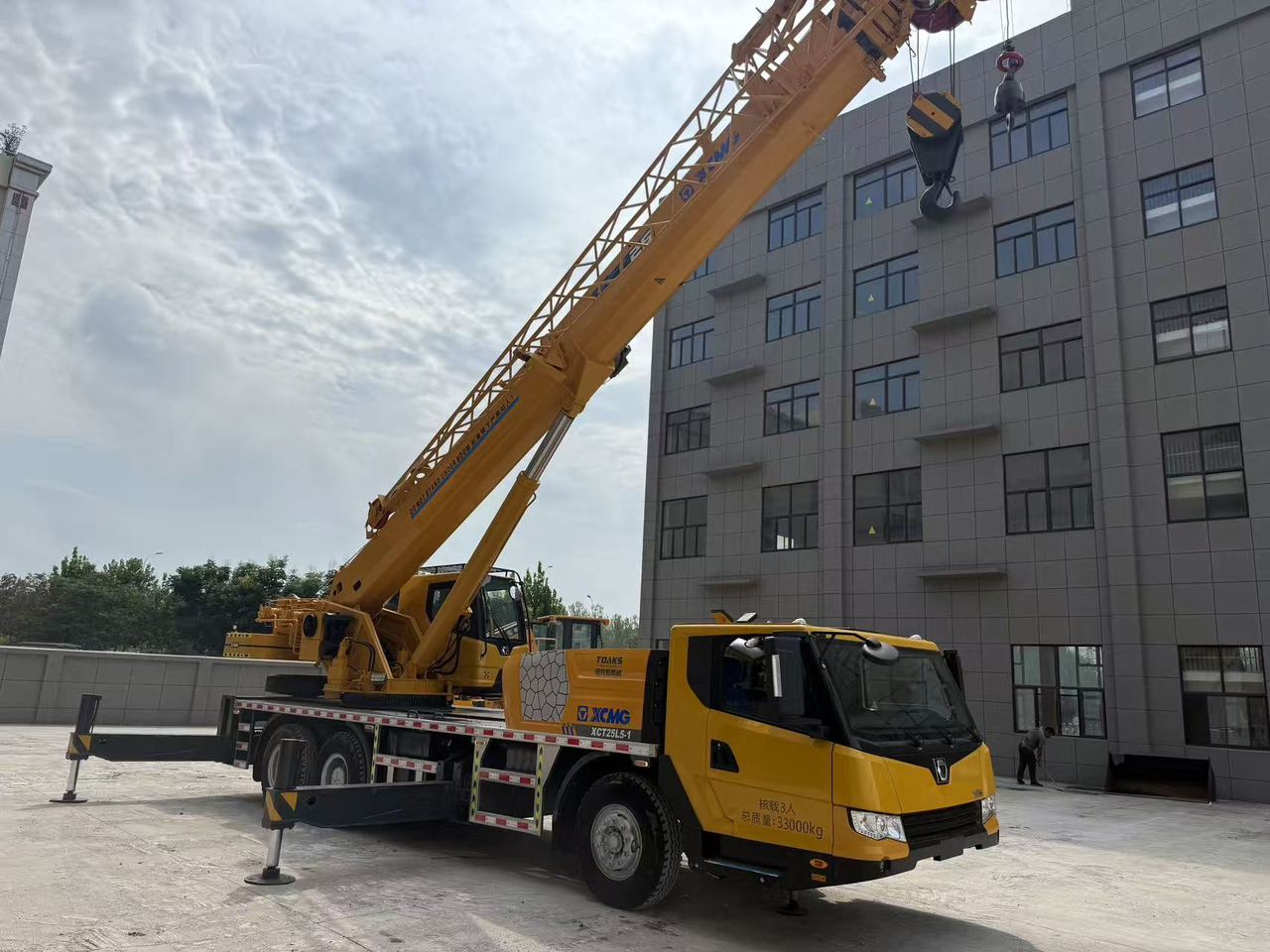 XCMG XCT25L5 - Crane truck: picture 3 XCMG XCT25L5 - Crane truck: picture 3
