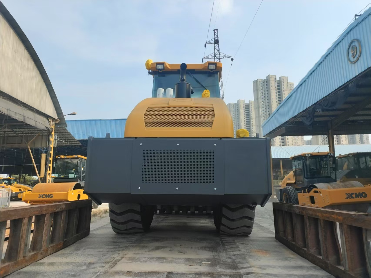 XCMG XS203J - Road roller: picture 3 XCMG XS203J - Road roller: picture 3