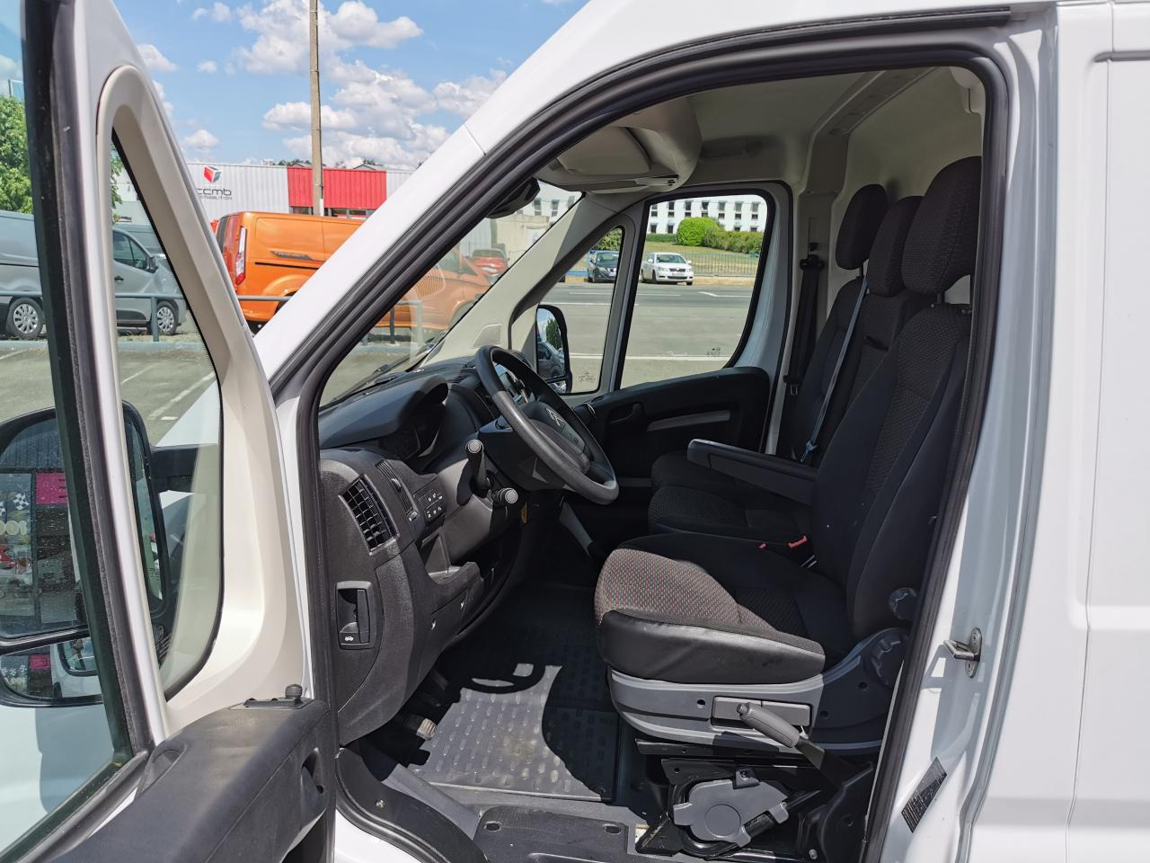 CITROEN Jumper 3.5t L2H2 2.2 HDi S&S - 140  III FOURGON TOLE Fourgon Tolé 35 L2H2 PHASE 3 - Panel van: picture 5 CITROEN Jumper 3.5t L2H2 2.2 HDi S&S - 140  III FOURGON TOLE Fourgon Tolé 35 L2H2 PHASE 3 - Panel van: picture 5