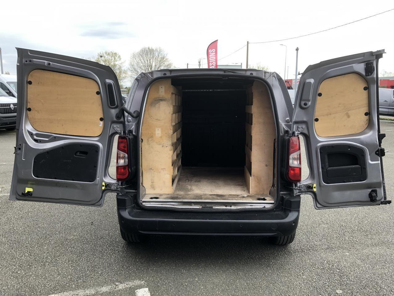 Citroen Berlingo M 1000KG BLUEHDI 130 S&S CLUB EAT8 - Small van: picture 3 Citroen Berlingo M 1000KG BLUEHDI 130 S&S CLUB EAT8 - Small van: picture 3