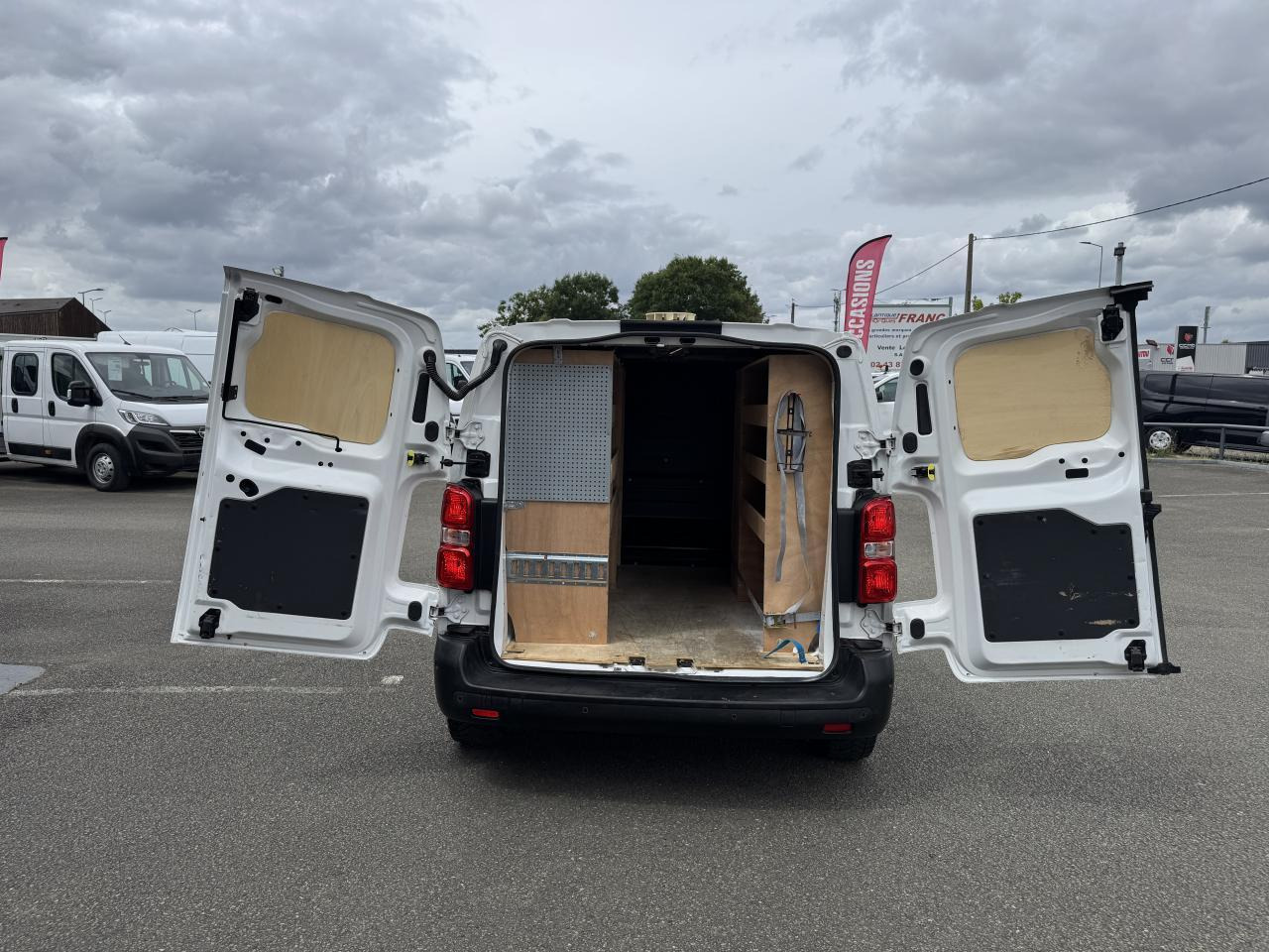 Citroen Jumpy M 1.5 BLUEHDI 120CH S&S DRIVER - Panel van: picture 2 Citroen Jumpy M 1.5 BLUEHDI 120CH S&S DRIVER - Panel van: picture 2